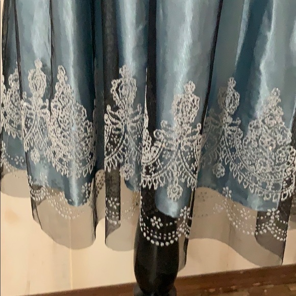 David’s bridal formal gown. - Picture 2 of 2